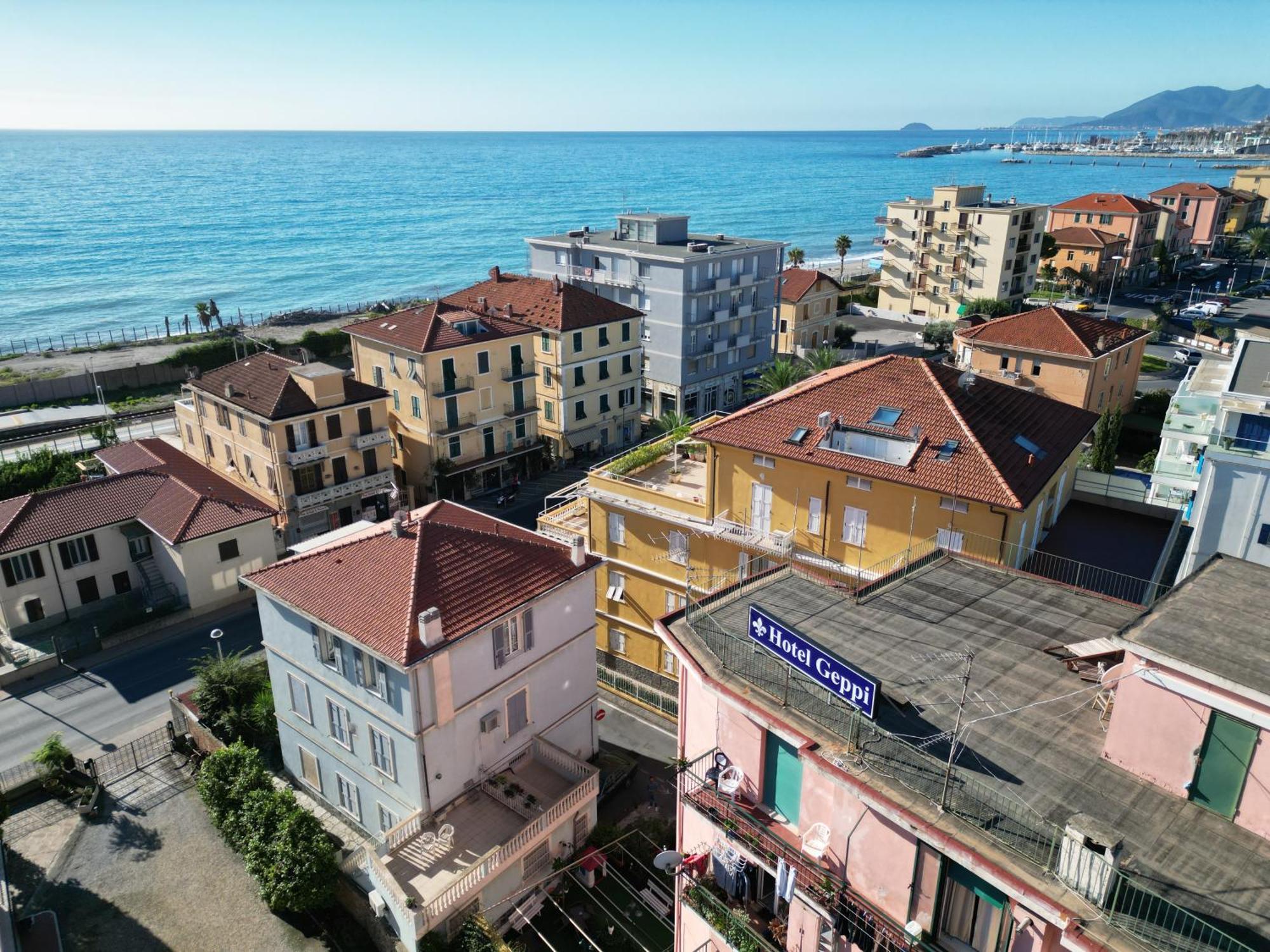 Hotel Geppi Pietra Ligure Exterior photo
