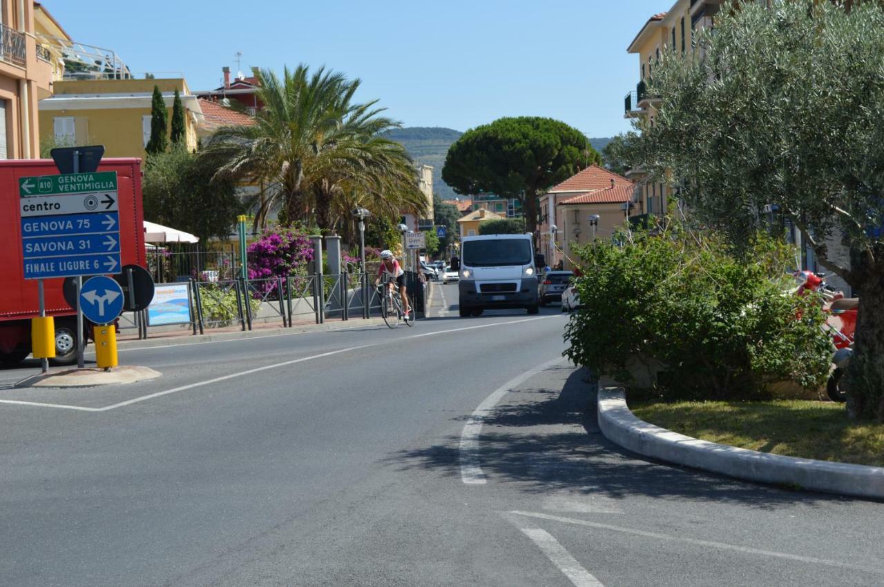 Hotel Geppi Pietra Ligure Exterior photo
